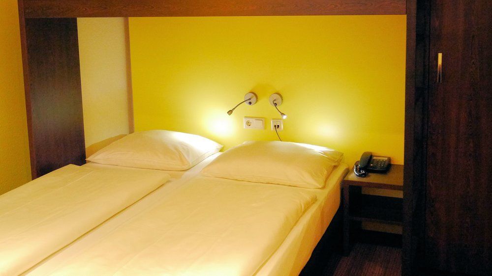 Bridge Inn Hotel Hamburg-Harburg Buitenkant foto